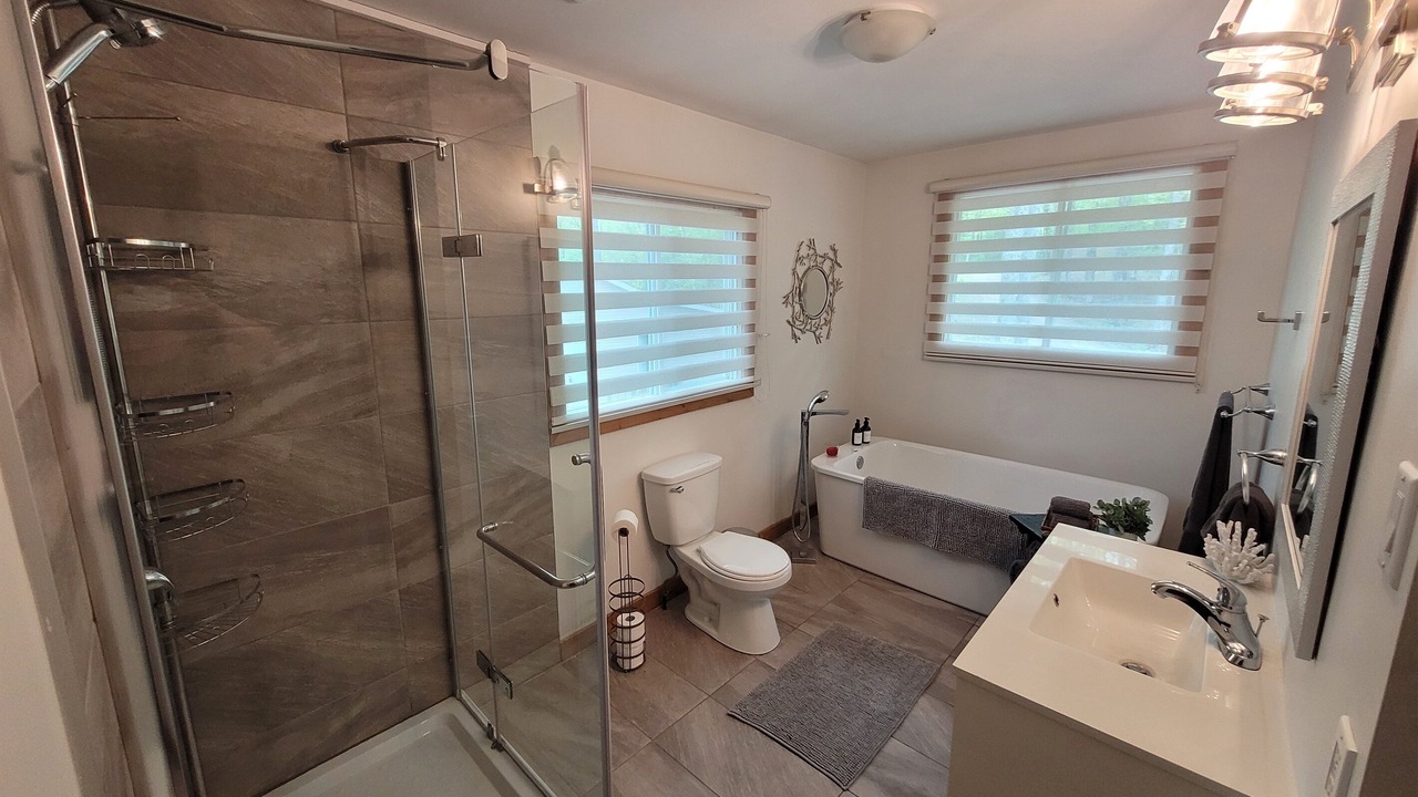 Photo of Bathroom in Val-des-Monts