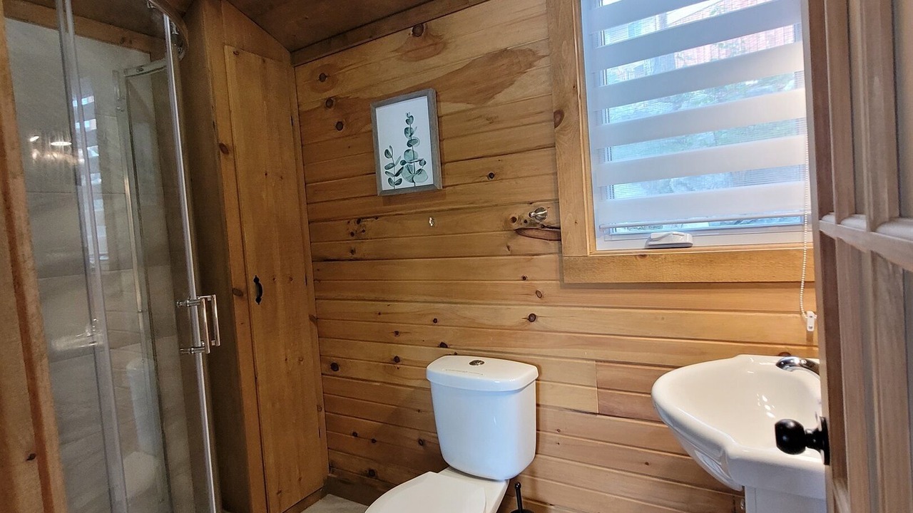 Photo of Bathroom in Val-des-Monts
