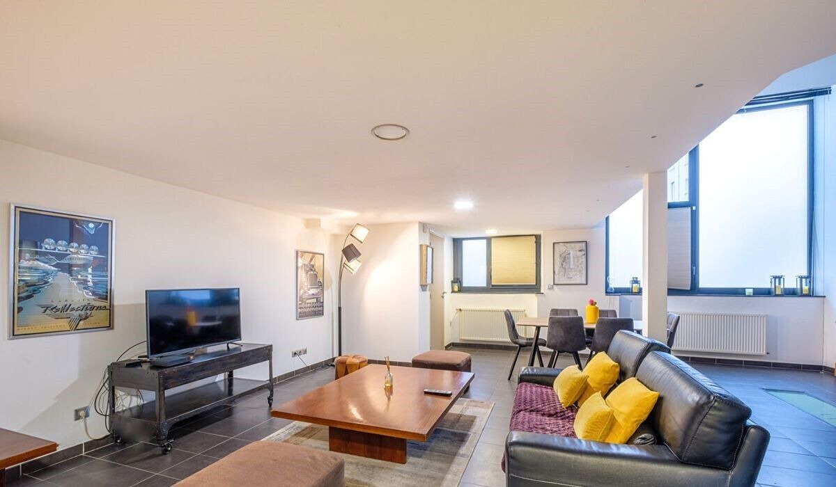 Photo of Livingroom in Jules Ferry - Recamier