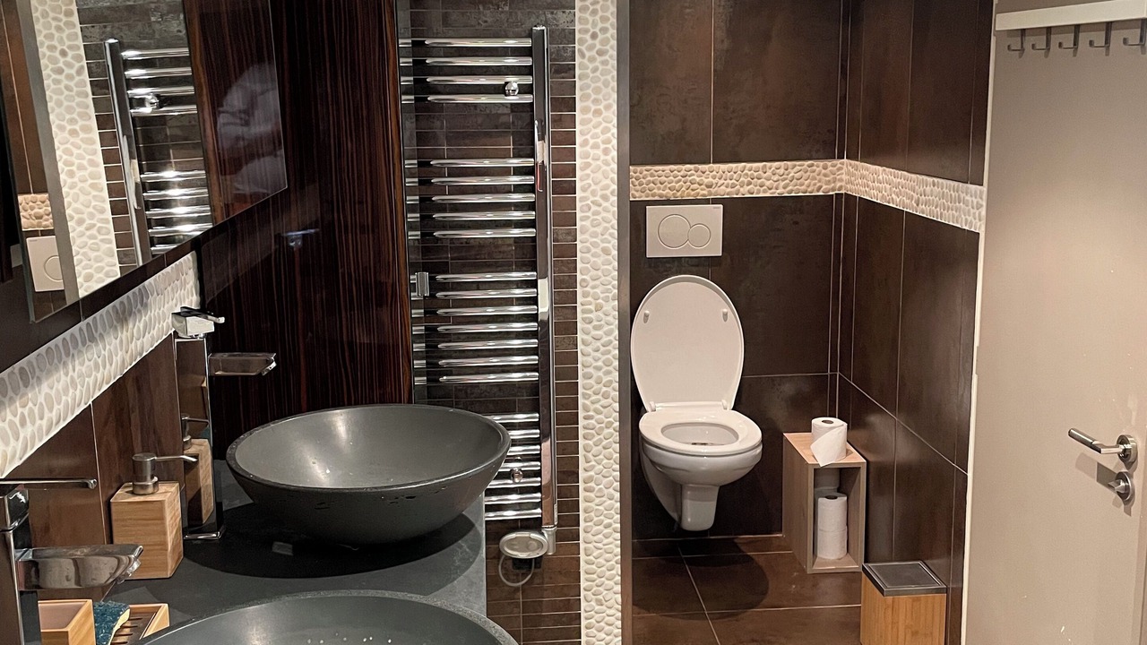 Photo of Bathroom in Jules Ferry - Recamier