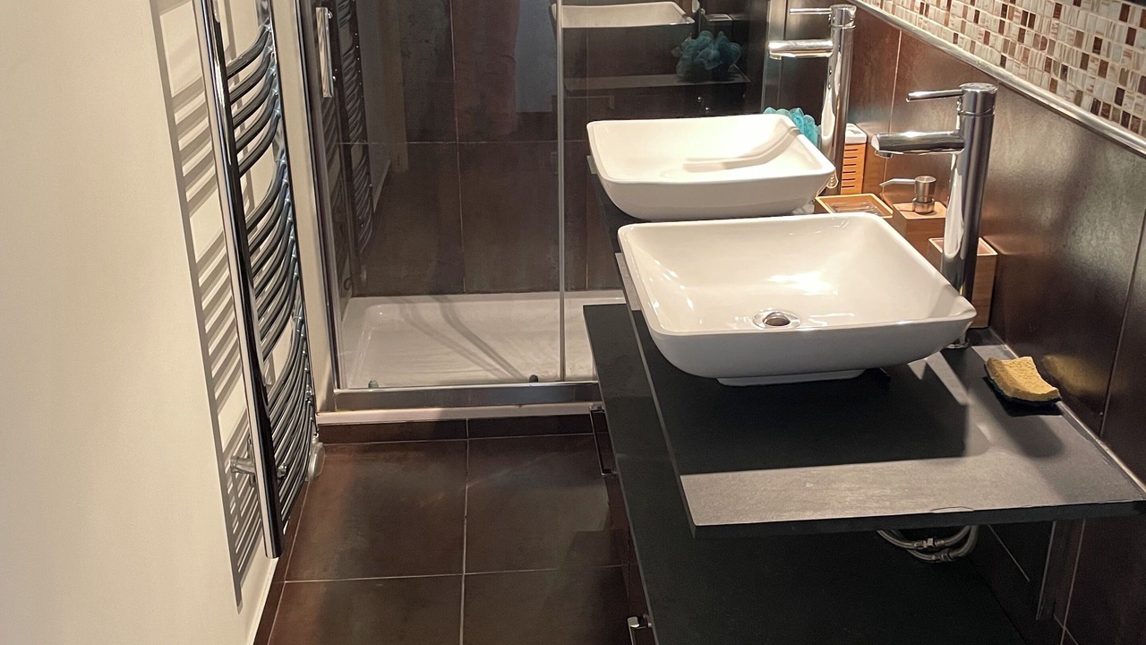 Photo of Bathroom in Jules Ferry - Recamier