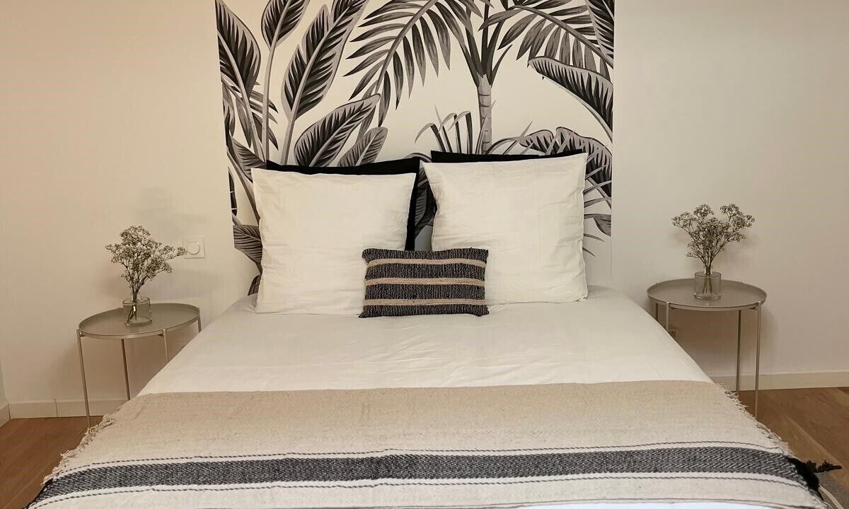 Photo of Bedroom in Comedie