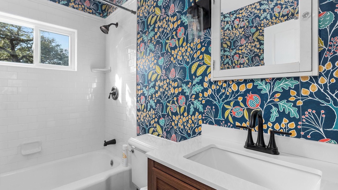 Photo of Bathroom in Stonewall
