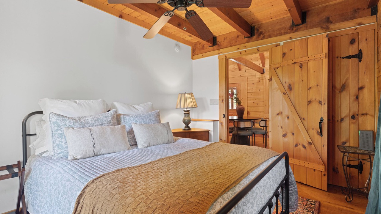 Photo of Bedroom in Roseland