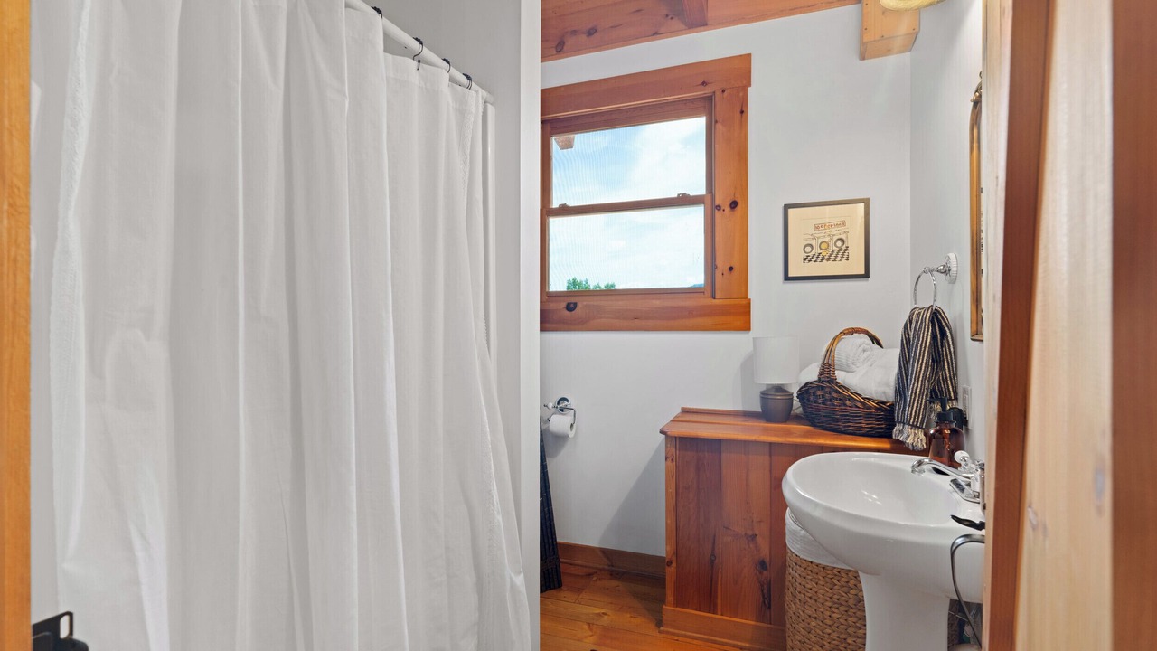 Photo of Bathroom in Roseland