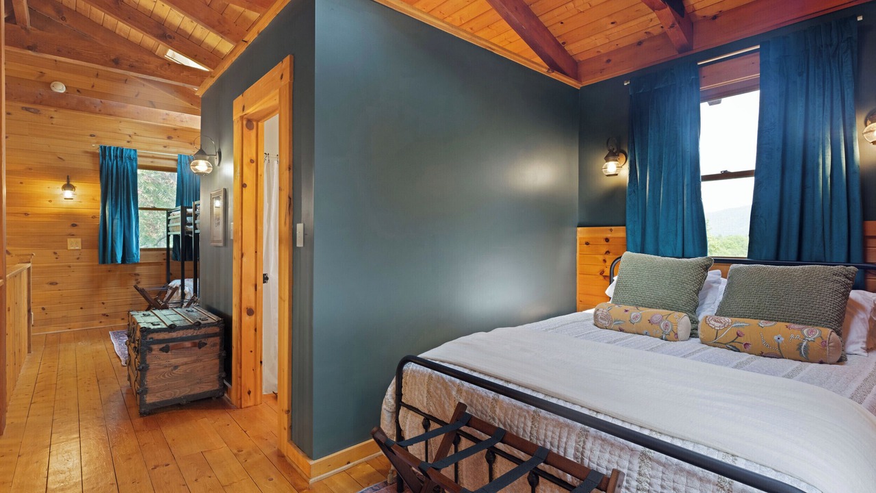 Photo of Bedroom in Roseland