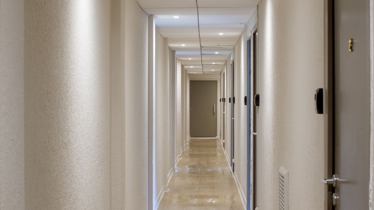 Photo of Others in Bron