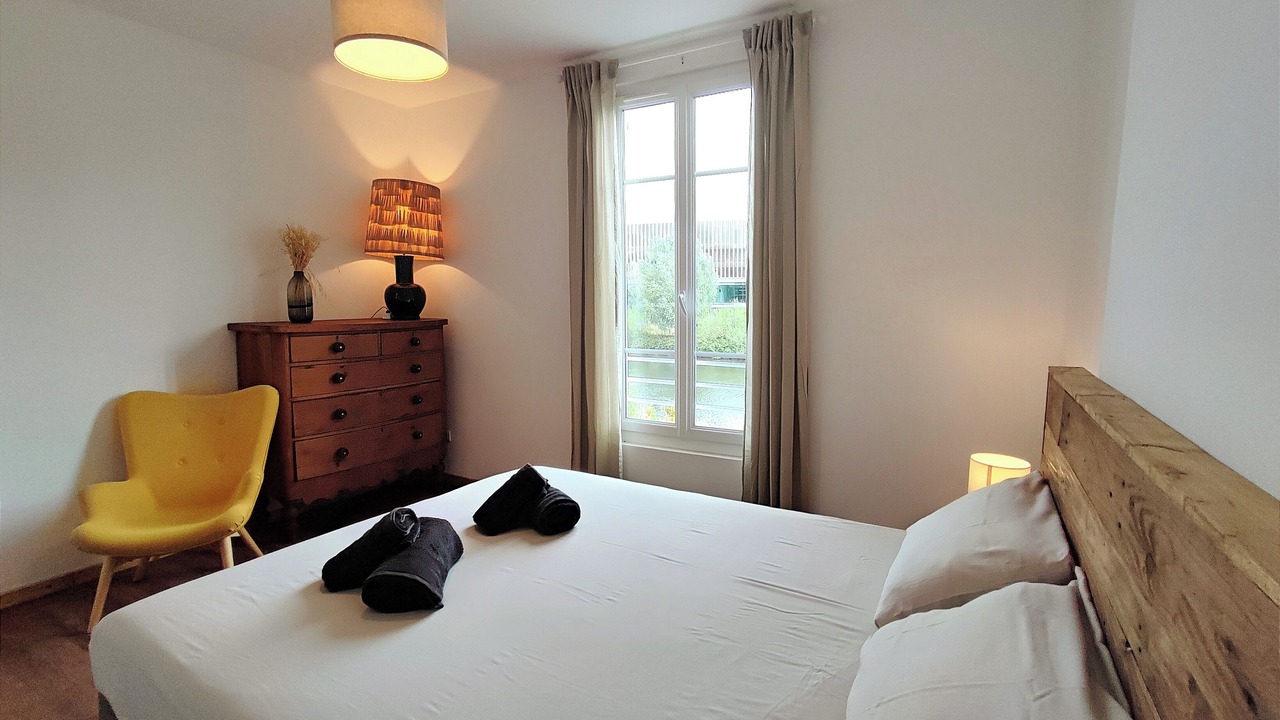 Photo of Bedroom in Port of Caen