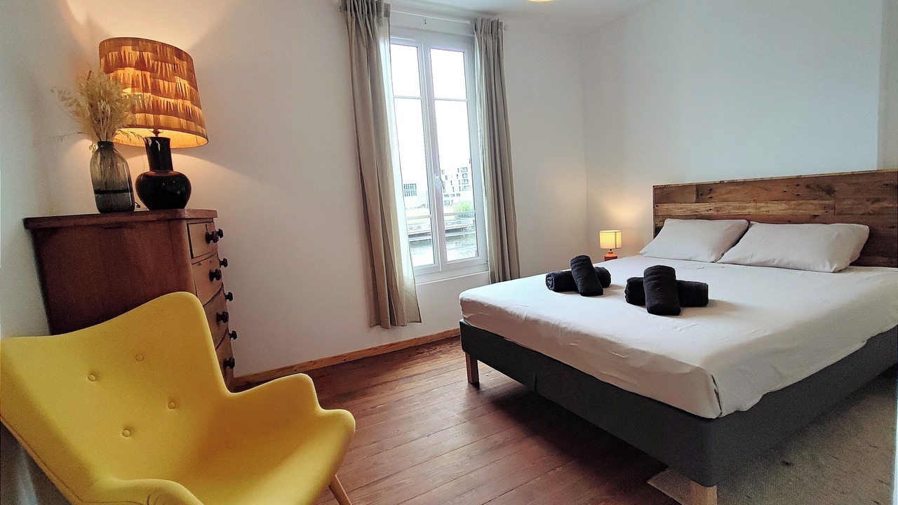 Photo of Bedroom in Port of Caen
