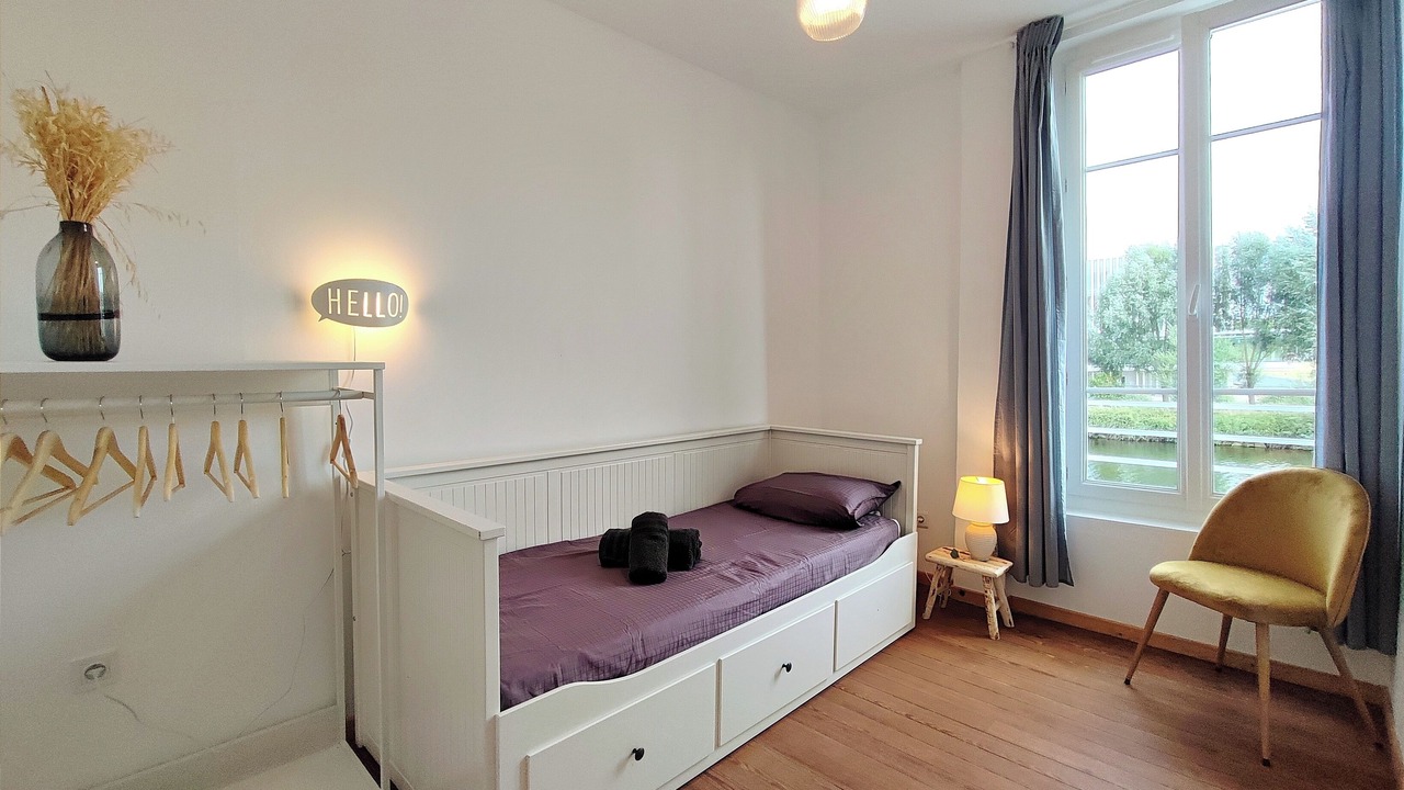Photo of Bedroom in Port of Caen