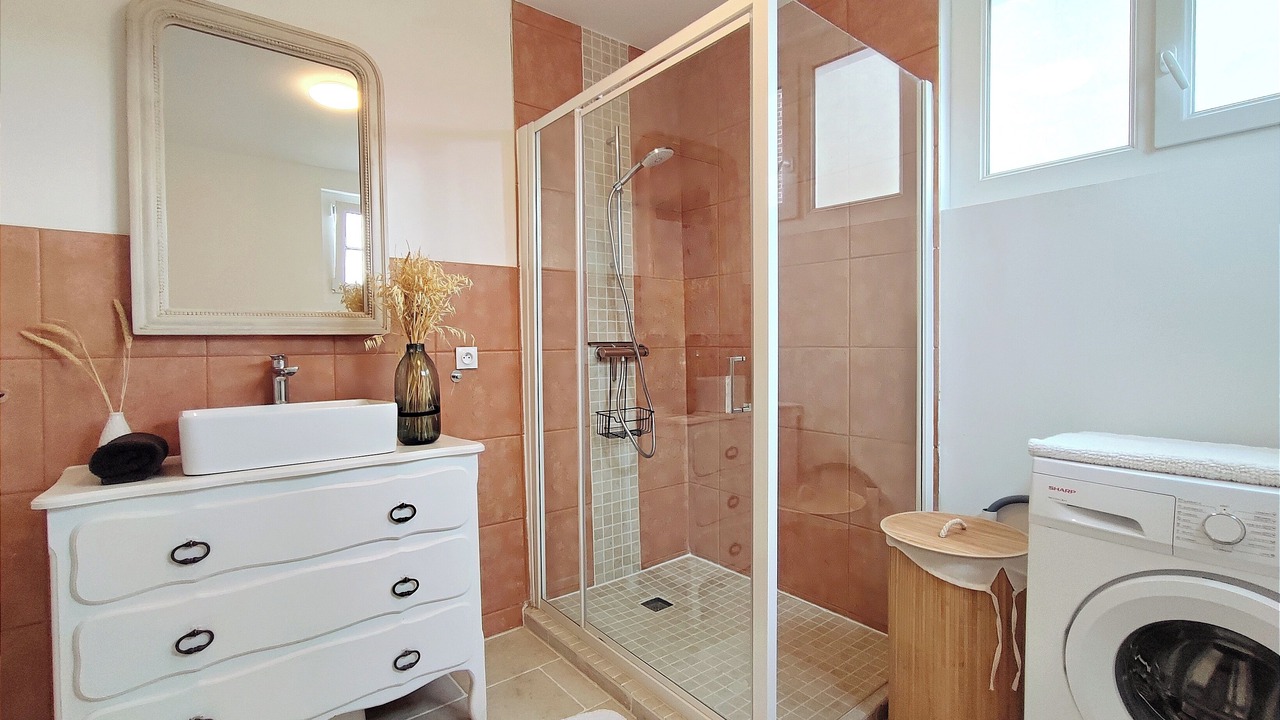 Photo of Bathroom in Port of Caen
