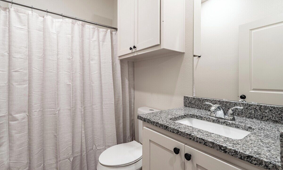 Photo of Bathroom in North by Northwest