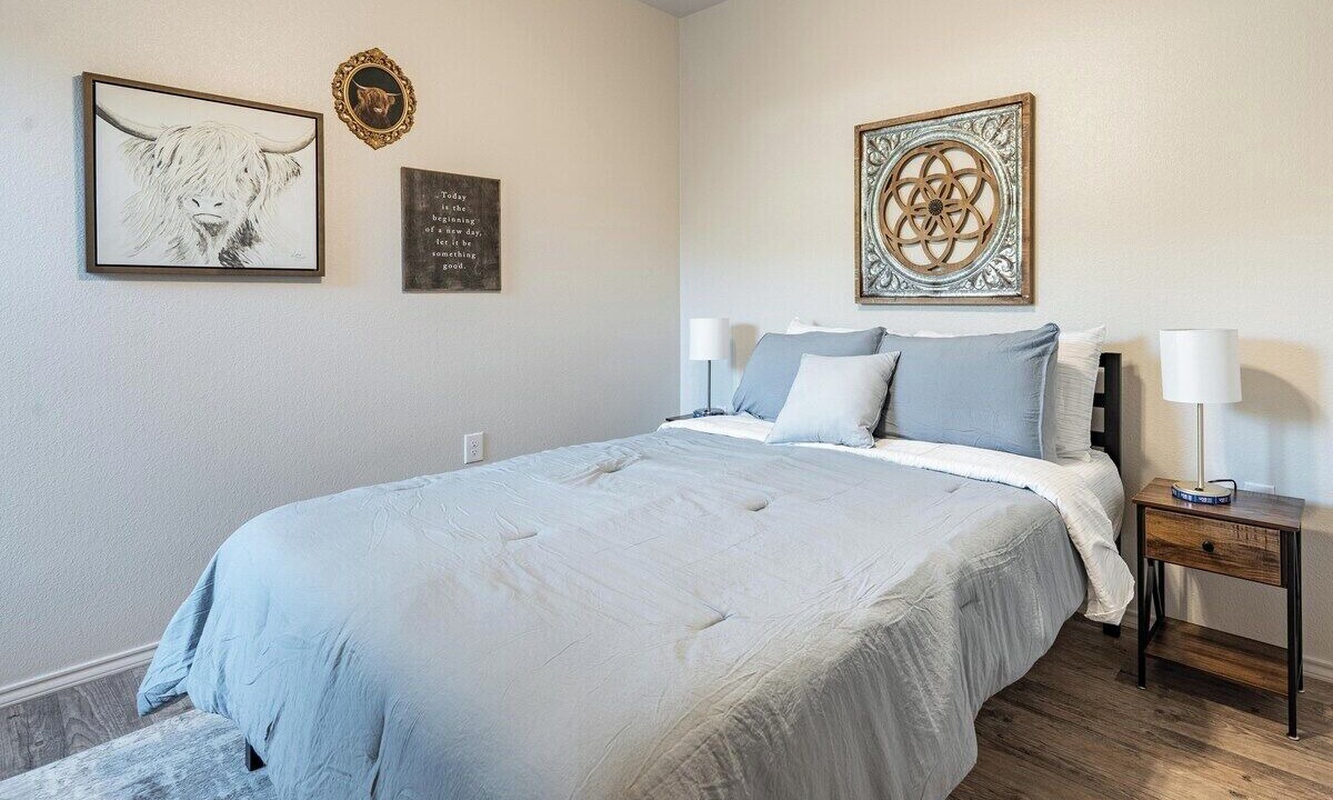 Photo of Bedroom in North by Northwest