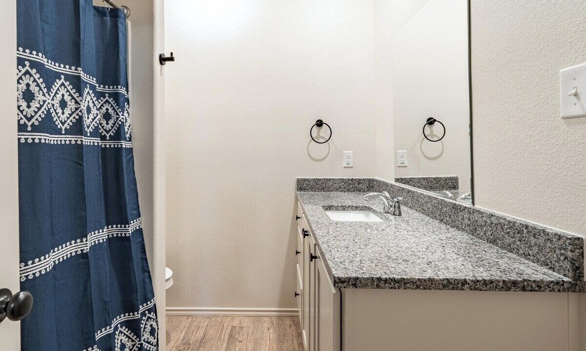 Photo of Bathroom in North by Northwest