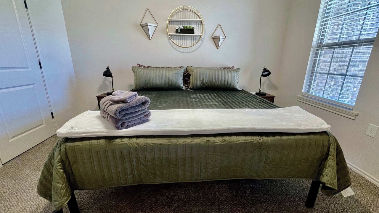 Photo of Bedroom in North by Northwest
