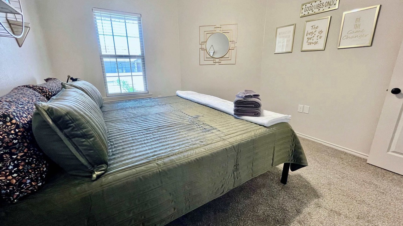 Photo of Bedroom in North by Northwest