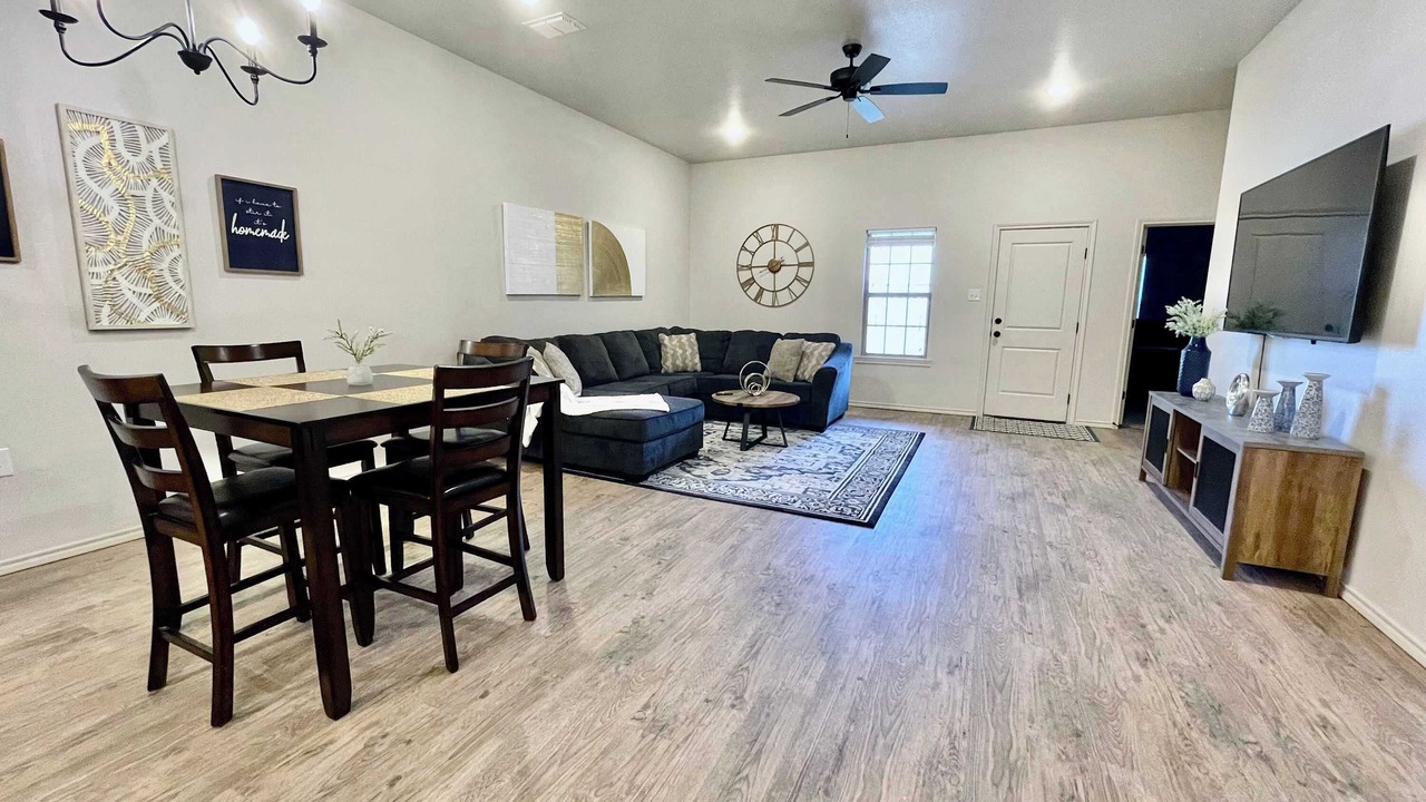 Photo of Livingroom in North by Northwest