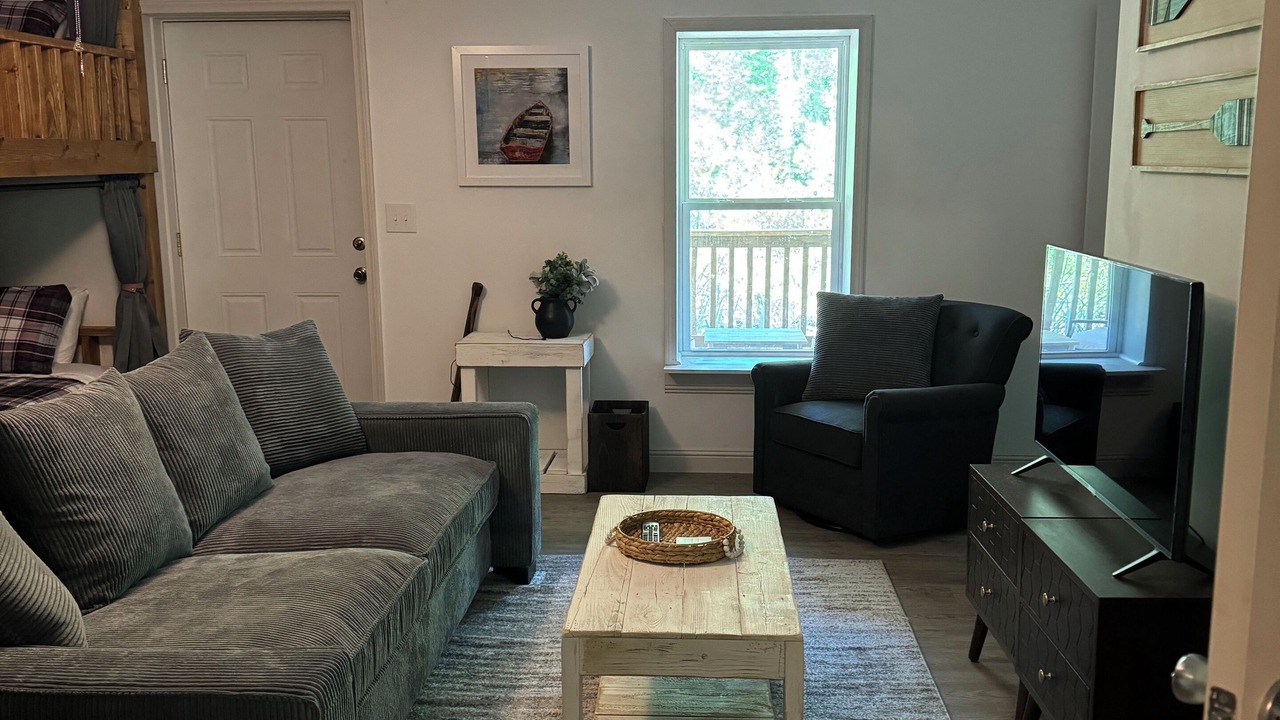 Photo of Livingroom in Cullowhee