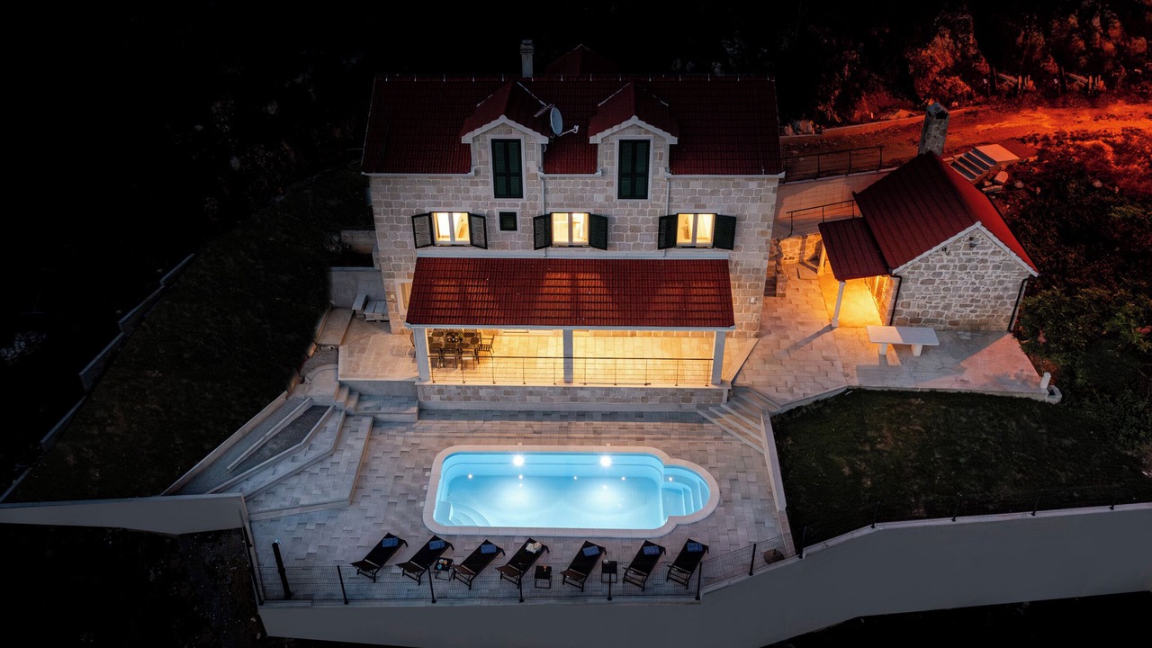 Photo of Outdoor in Garjak