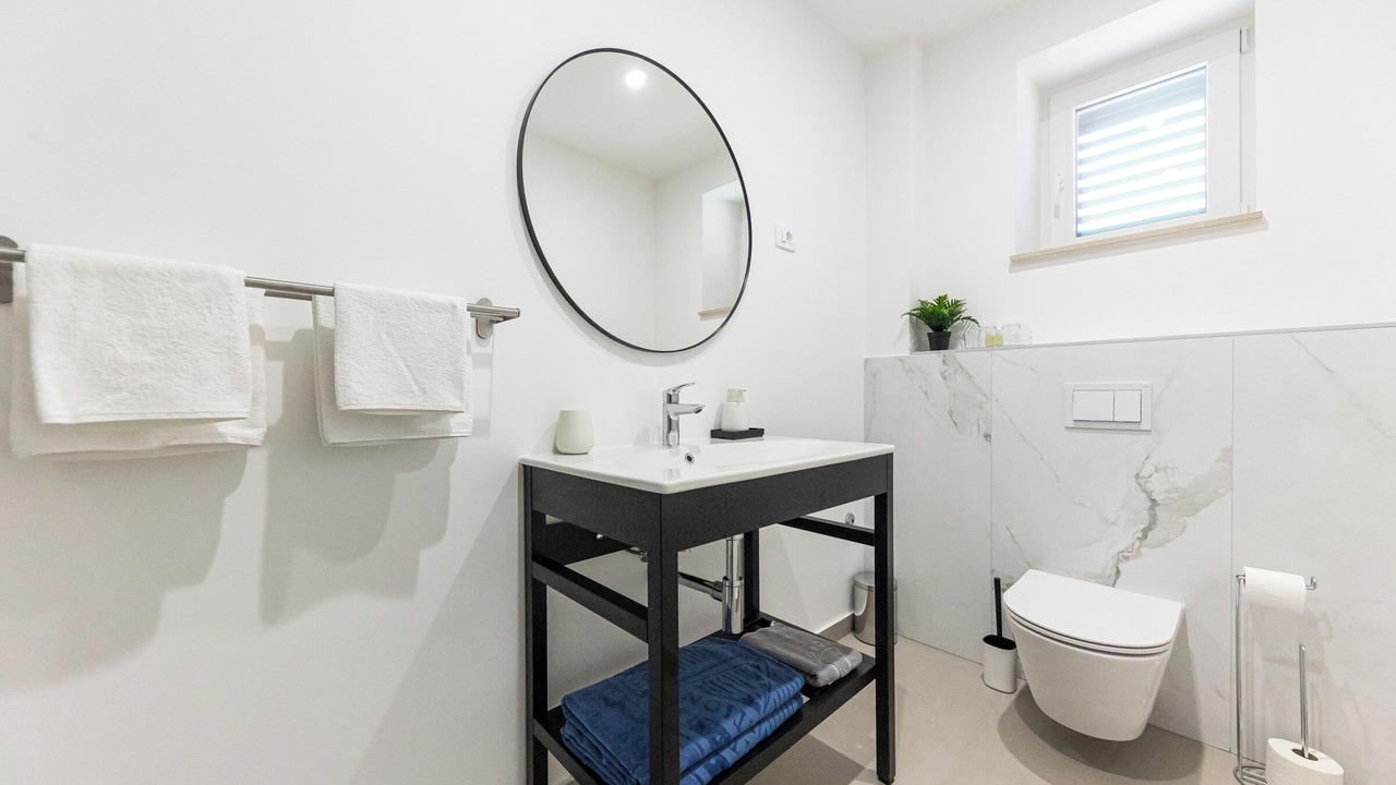 Photo of Bathroom in Garjak