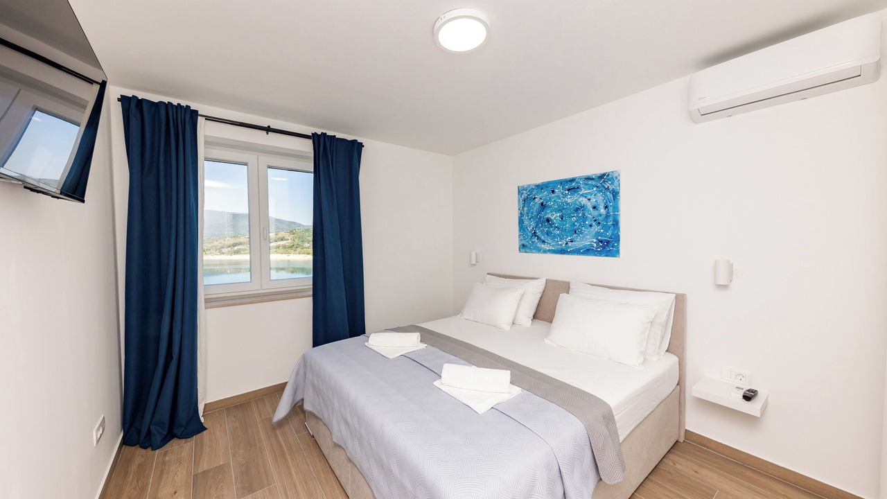 Photo of Bedroom in Garjak