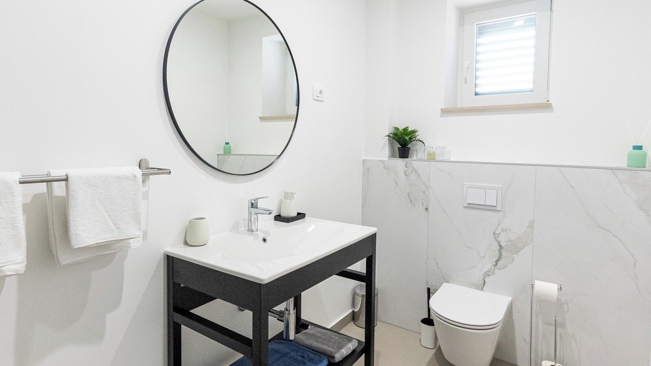 Photo of Bathroom in Garjak