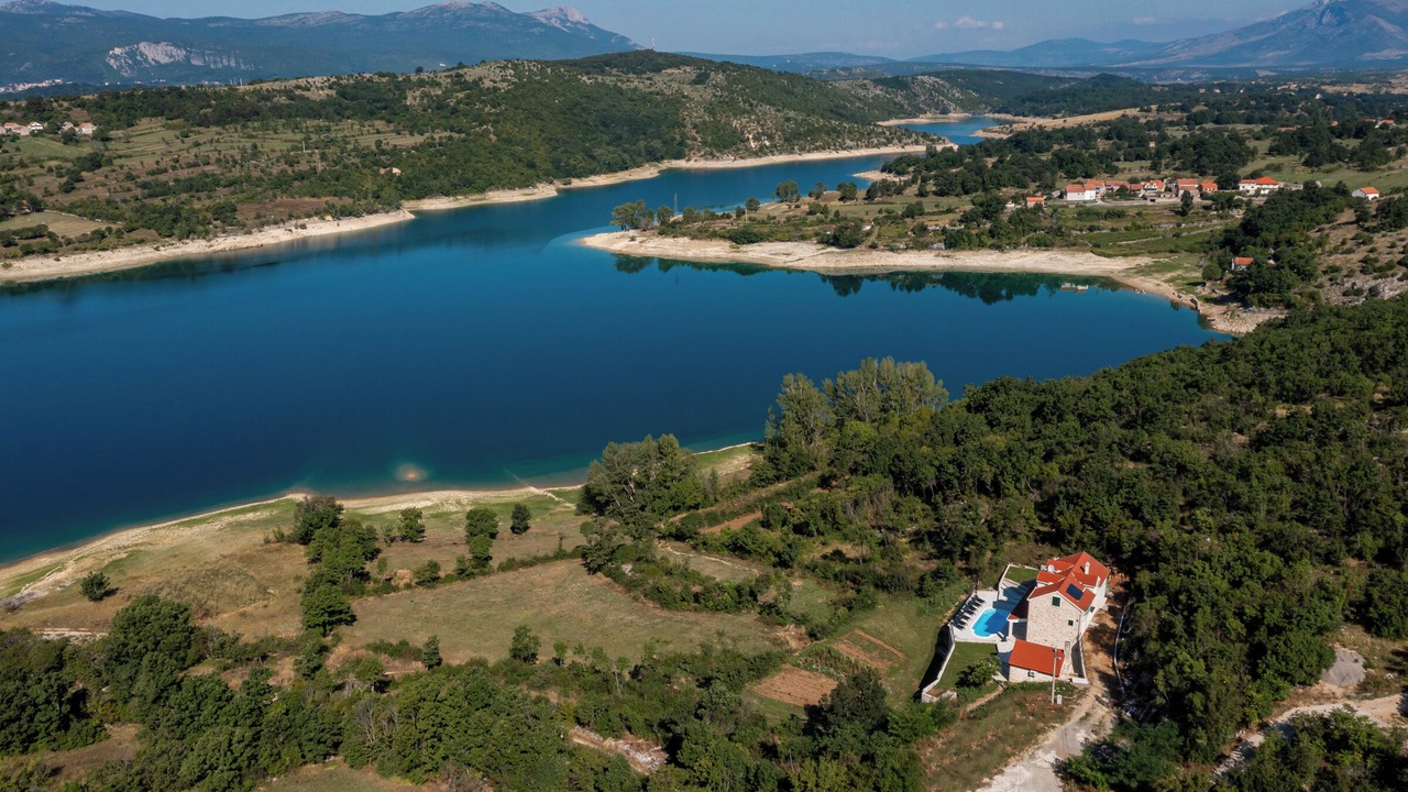 Photo of Outdoor in Garjak