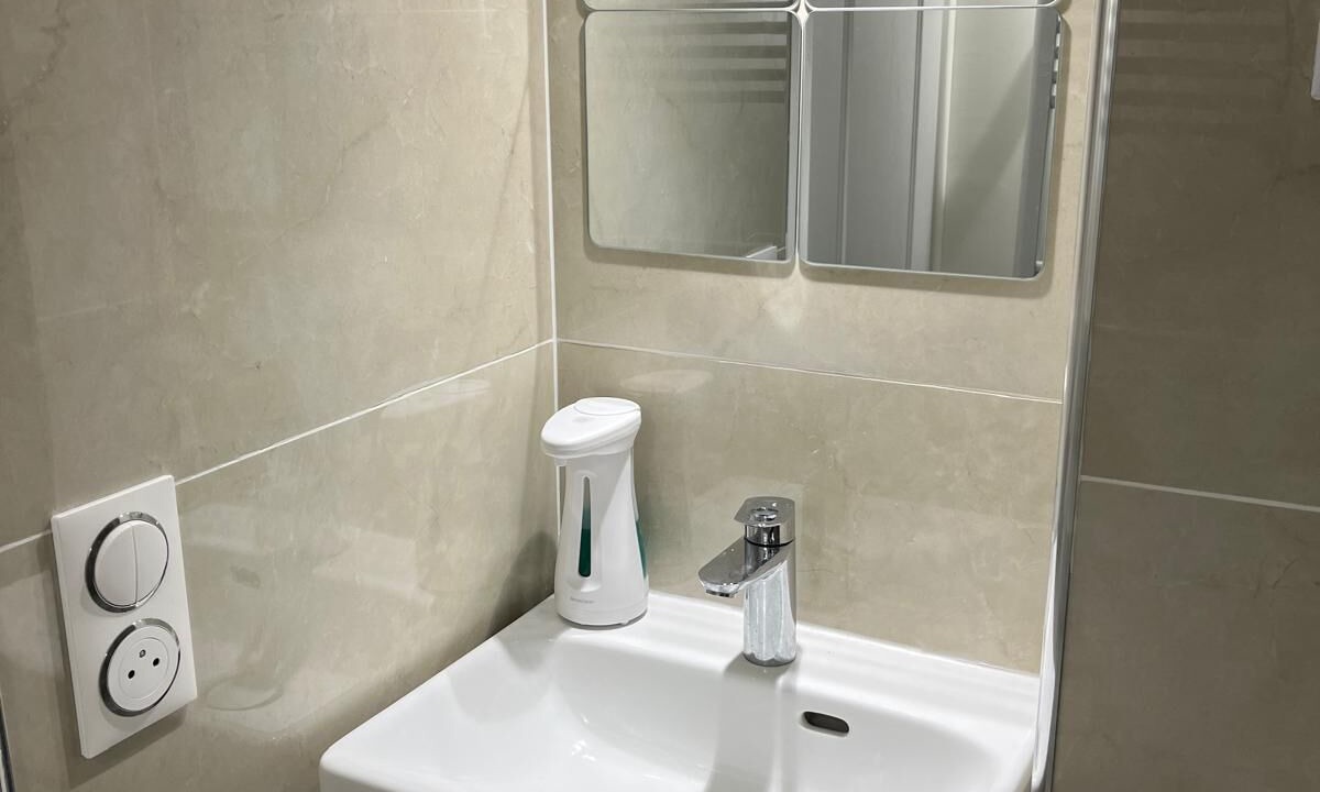 Photo of Bathroom in Palaiseau