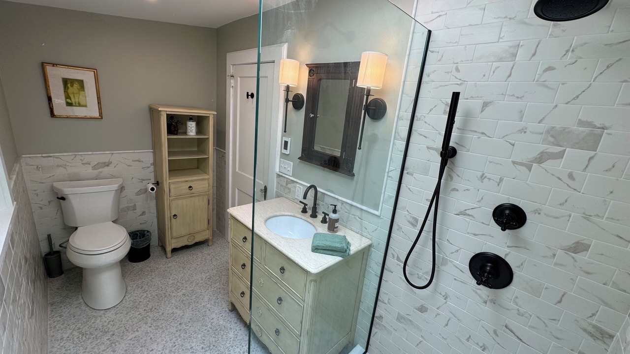 Photo of Bathroom in Glendale