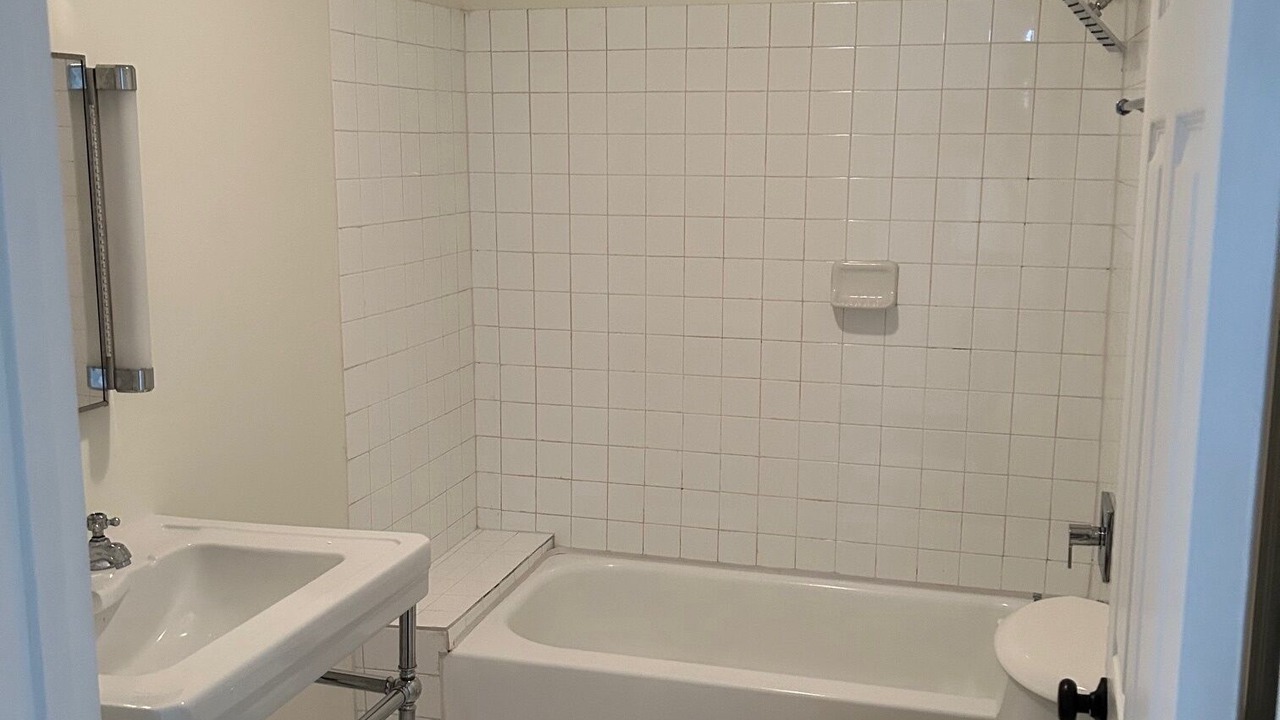 Photo of Bathroom in Hadley - Washington