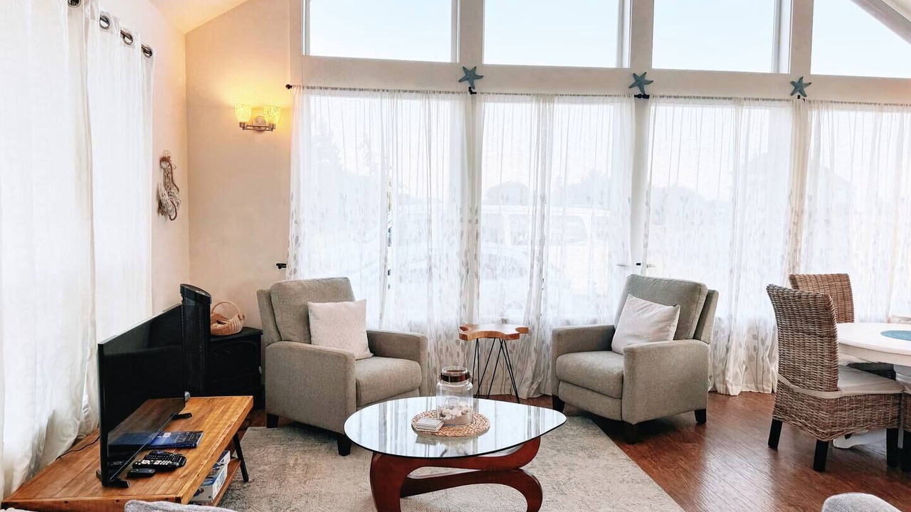 Photo of Livingroom in Ocean Shores