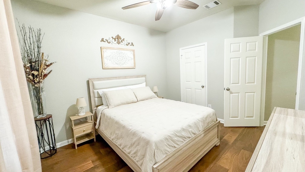 Photo of Bedroom in Springbrook