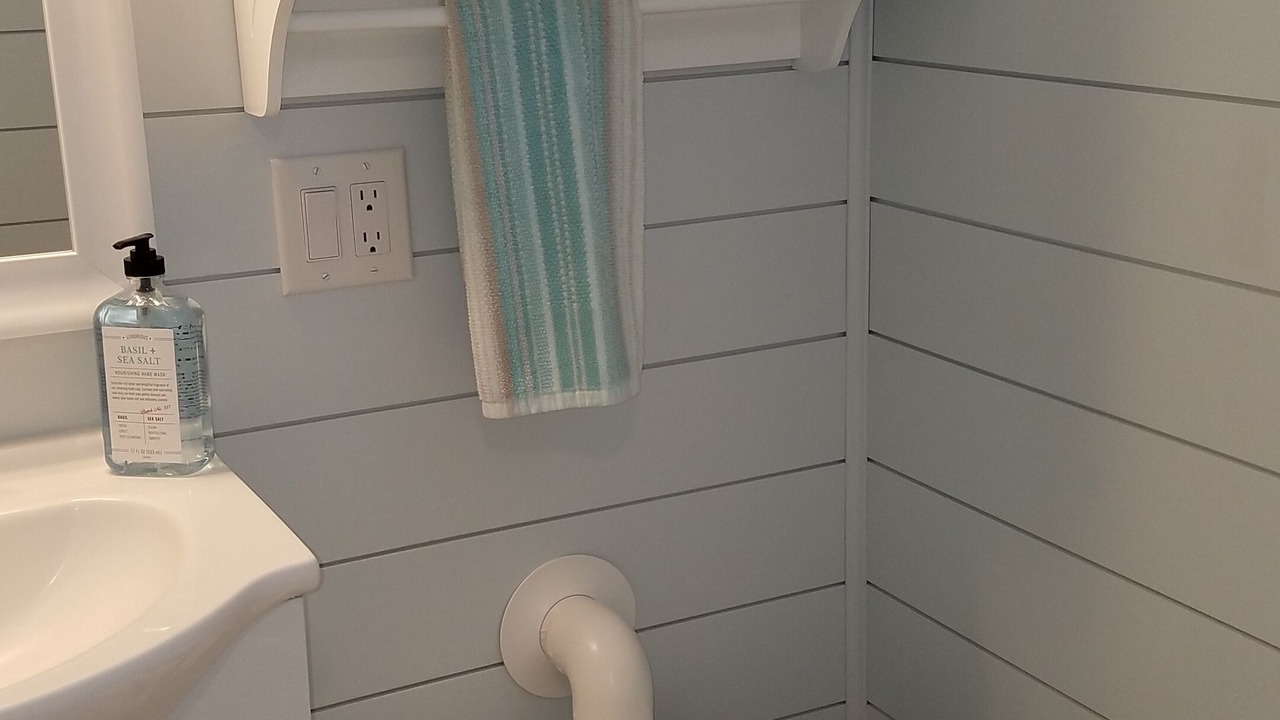 Photo of Bathroom in Erda