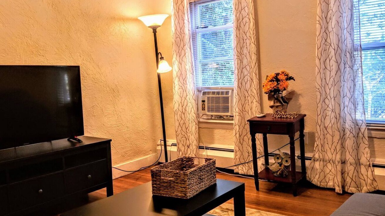 Photo of Livingroom in West Cambridge