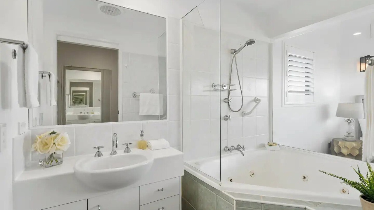 Photo of Bathroom in Castaways Beach