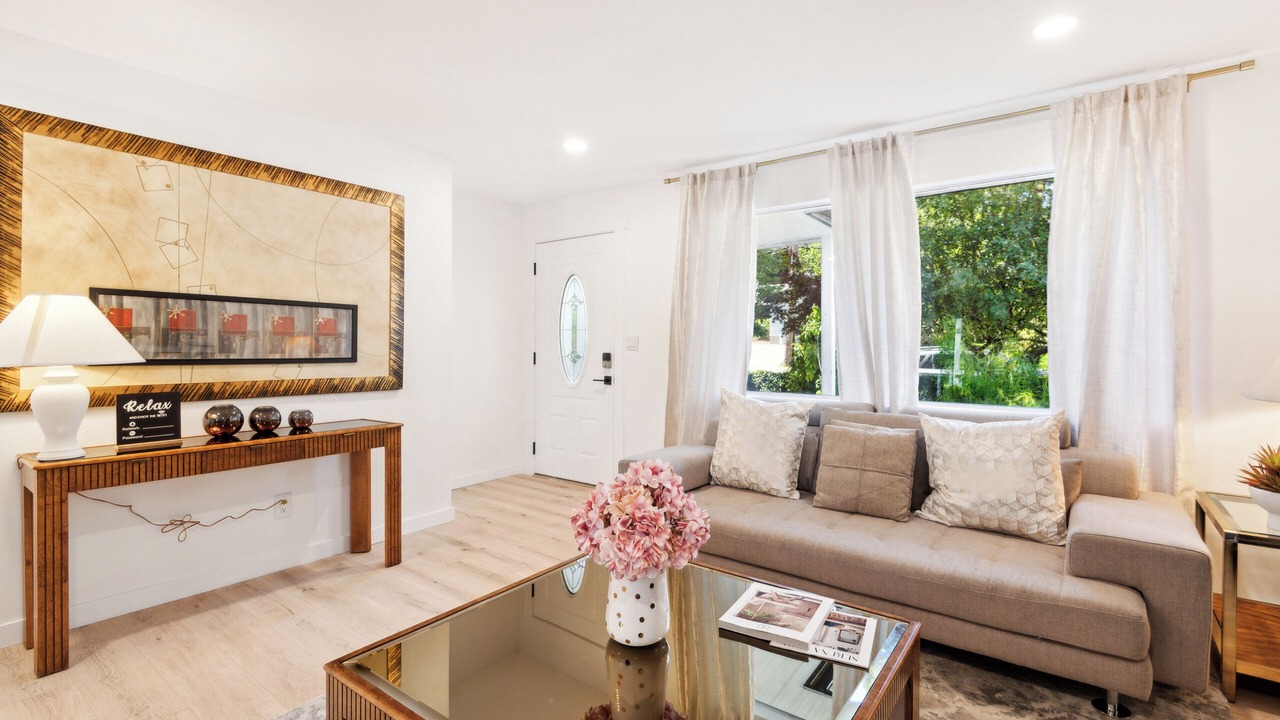 Photo of Livingroom in Burien