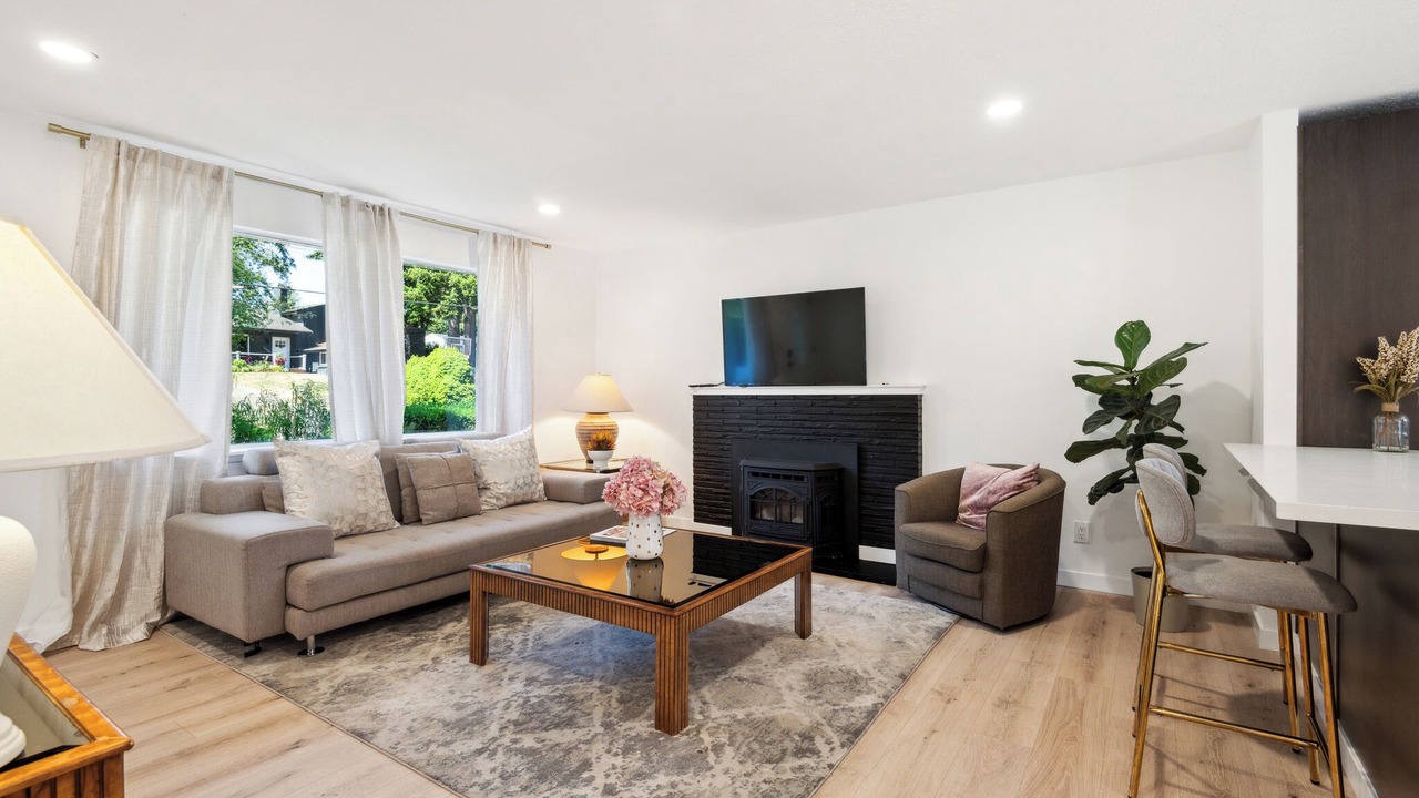 Photo of Livingroom in Burien