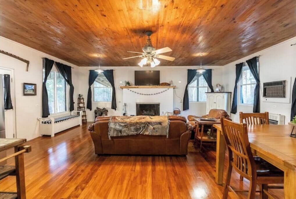 Photo of Livingroom in Scottsboro