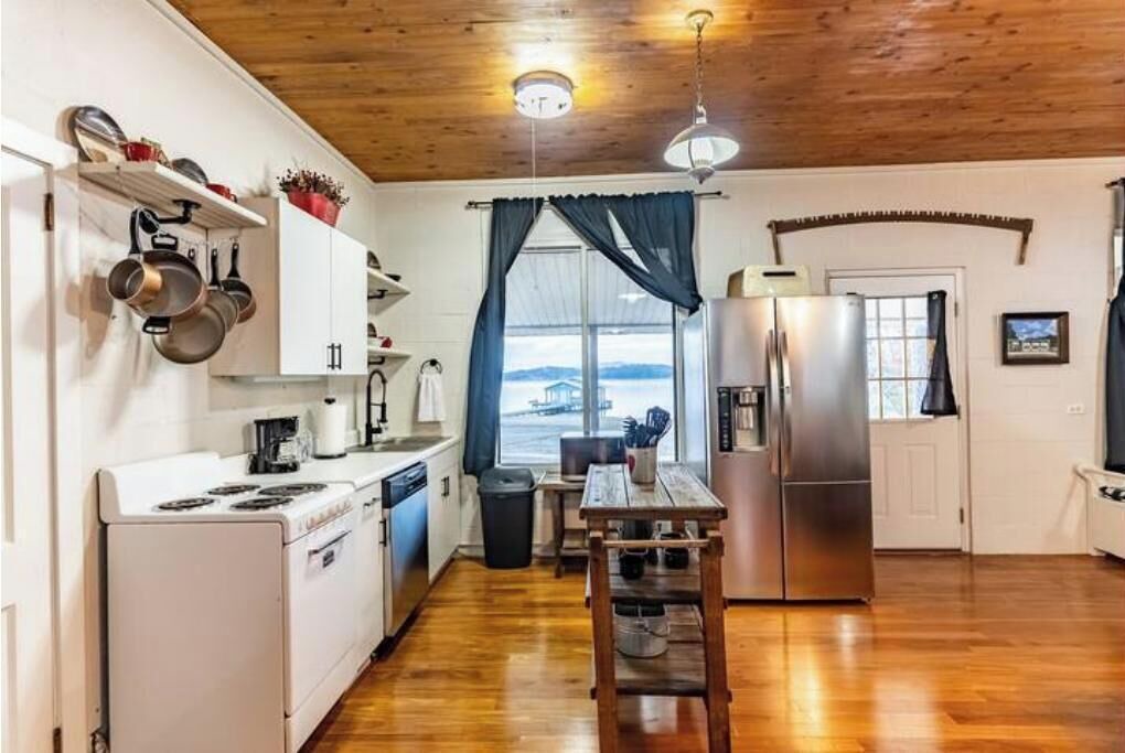 Photo of Kitchen in Scottsboro