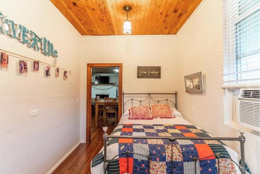 Photo of Bedroom in Scottsboro
