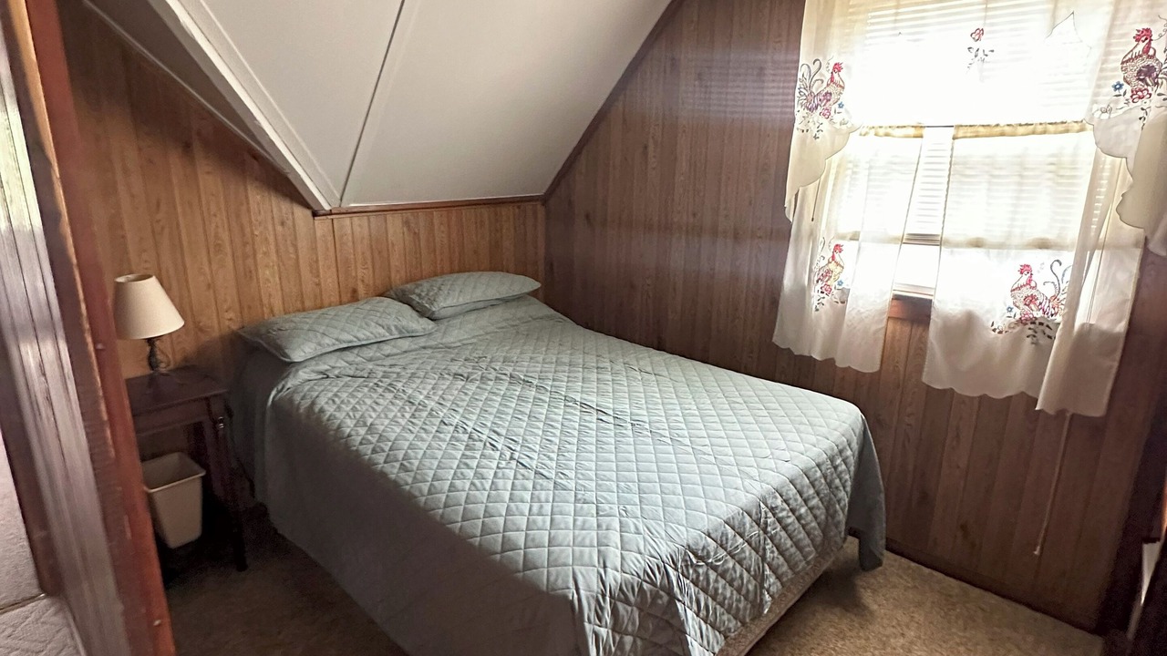 Photo of Bedroom in Brier Hill