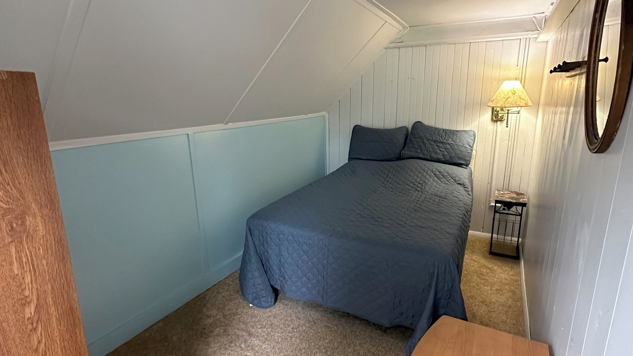 Photo of Bedroom in Brier Hill