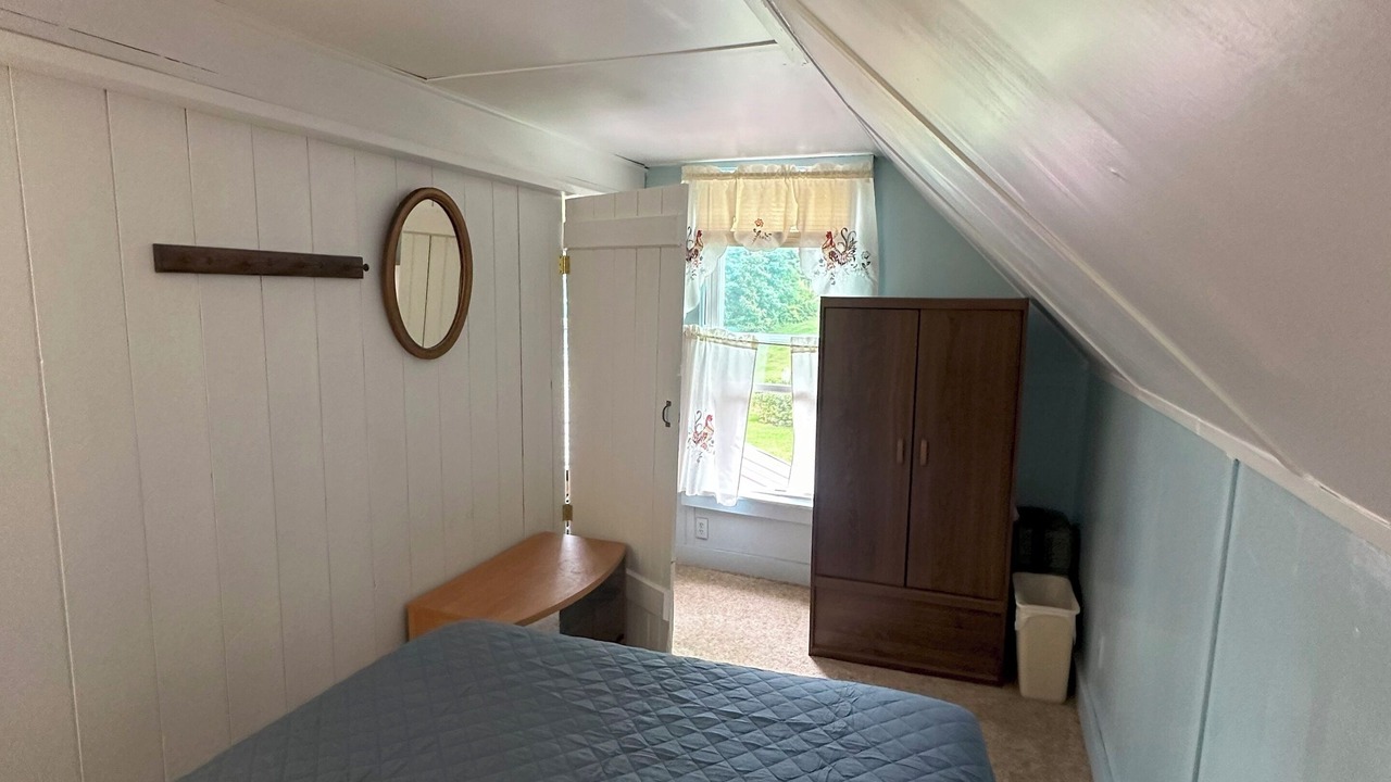 Photo of Bedroom in Brier Hill