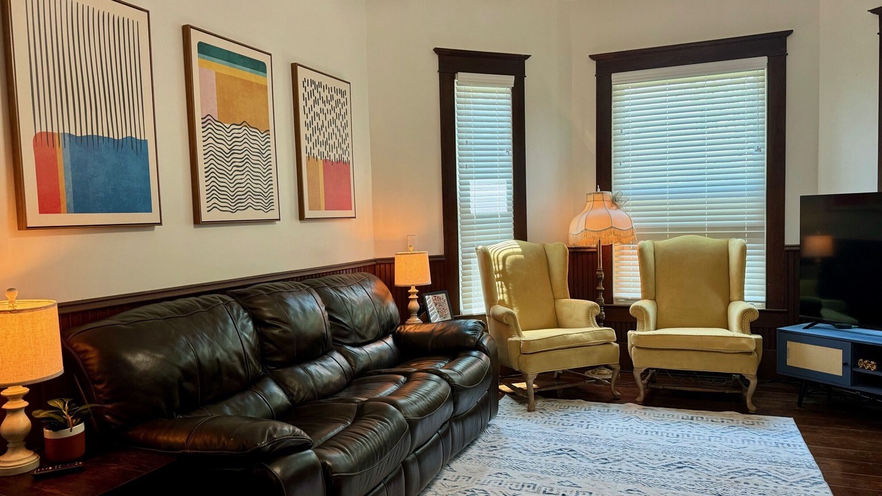 Photo of Livingroom in Shiner