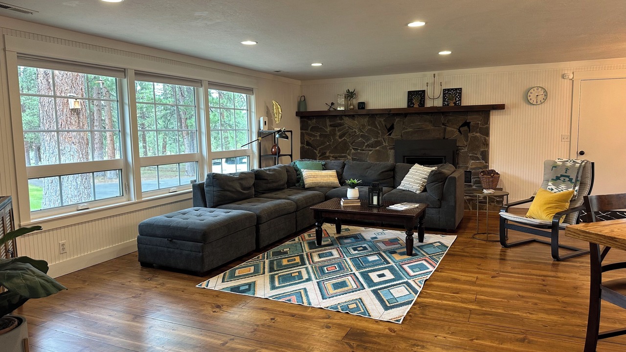 Photo of Livingroom in Bend
