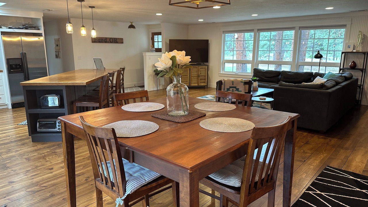 Photo of Livingroom in Bend