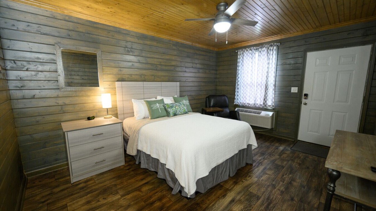 Photo of Bedroom in Lake Village