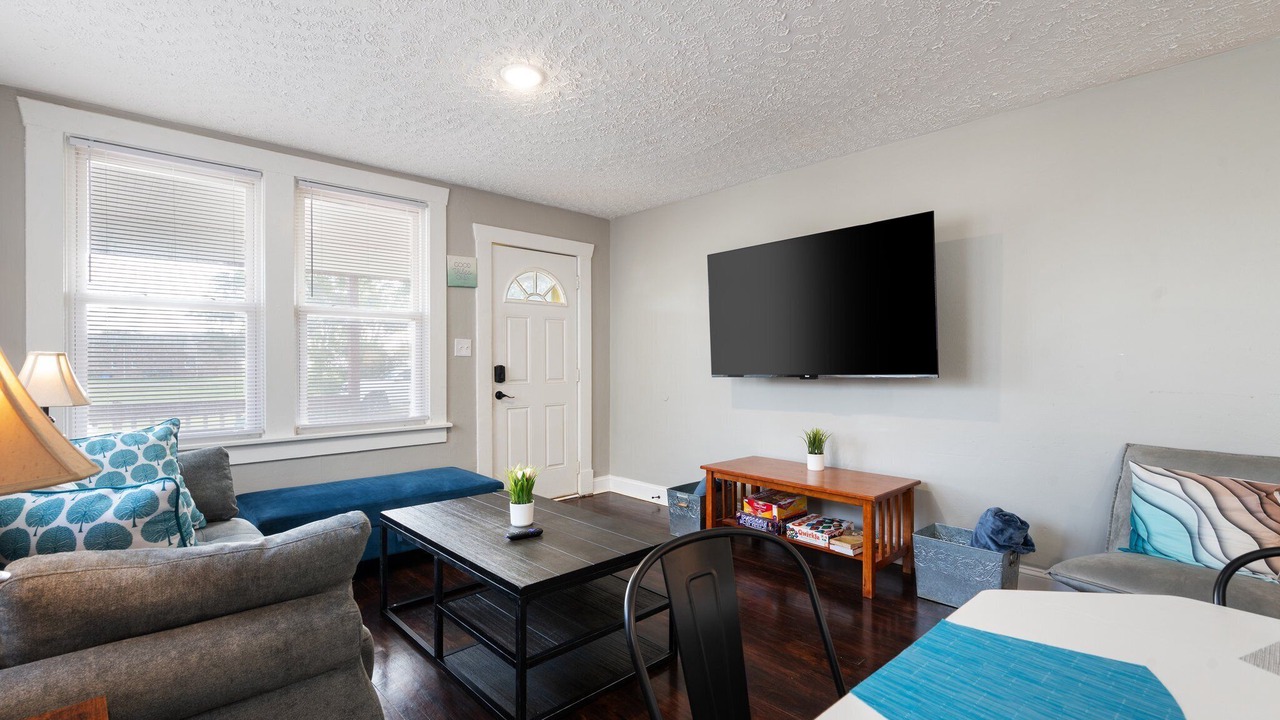 Photo of Livingroom in Buckroe Beach