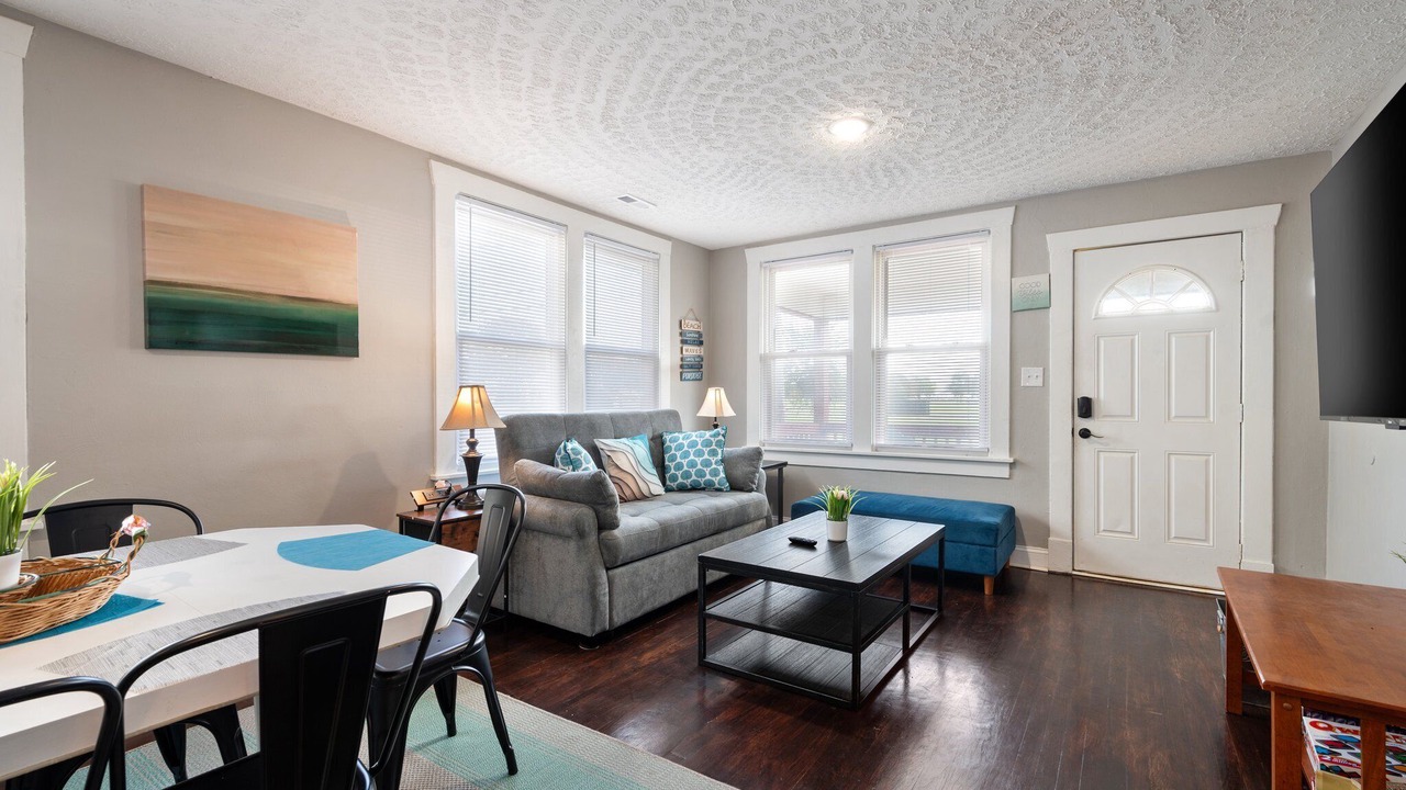 Photo of Livingroom in Buckroe Beach