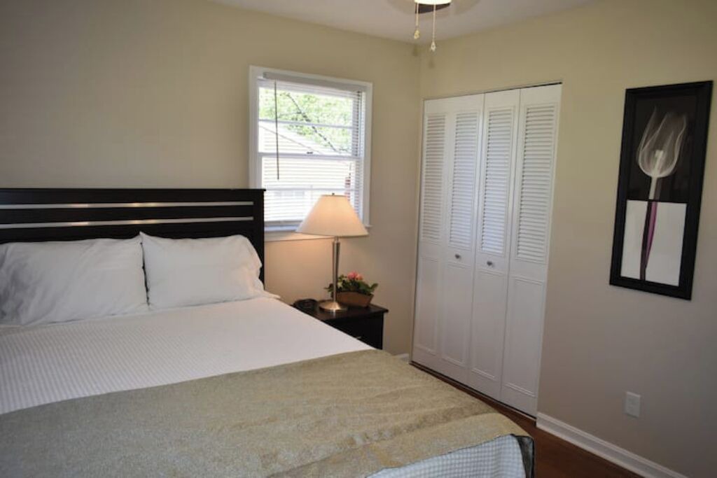 Photo of Bedroom in Woodland Hills